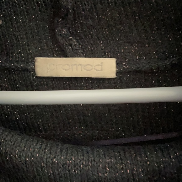 Sweater - Picture 3 of 6